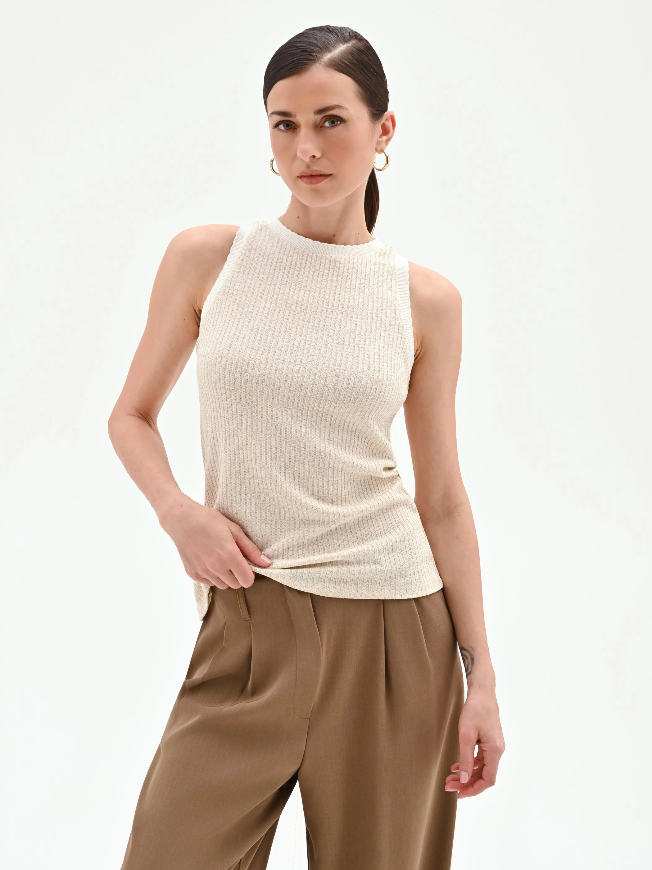 Top oro in maglia a costine con orli smerlati - Image 3