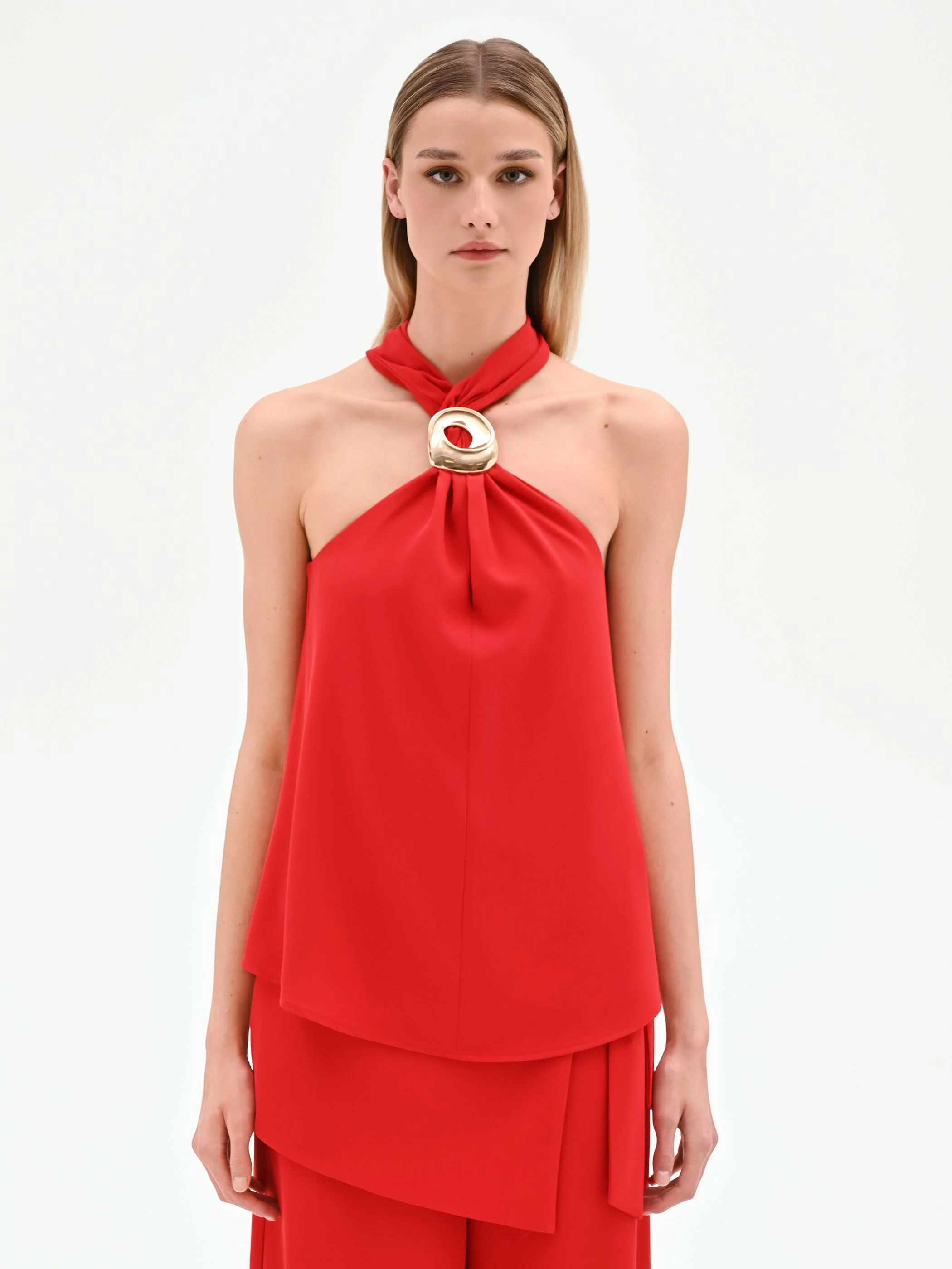 Top rosso con scollo all'americana e anello - Image 4
