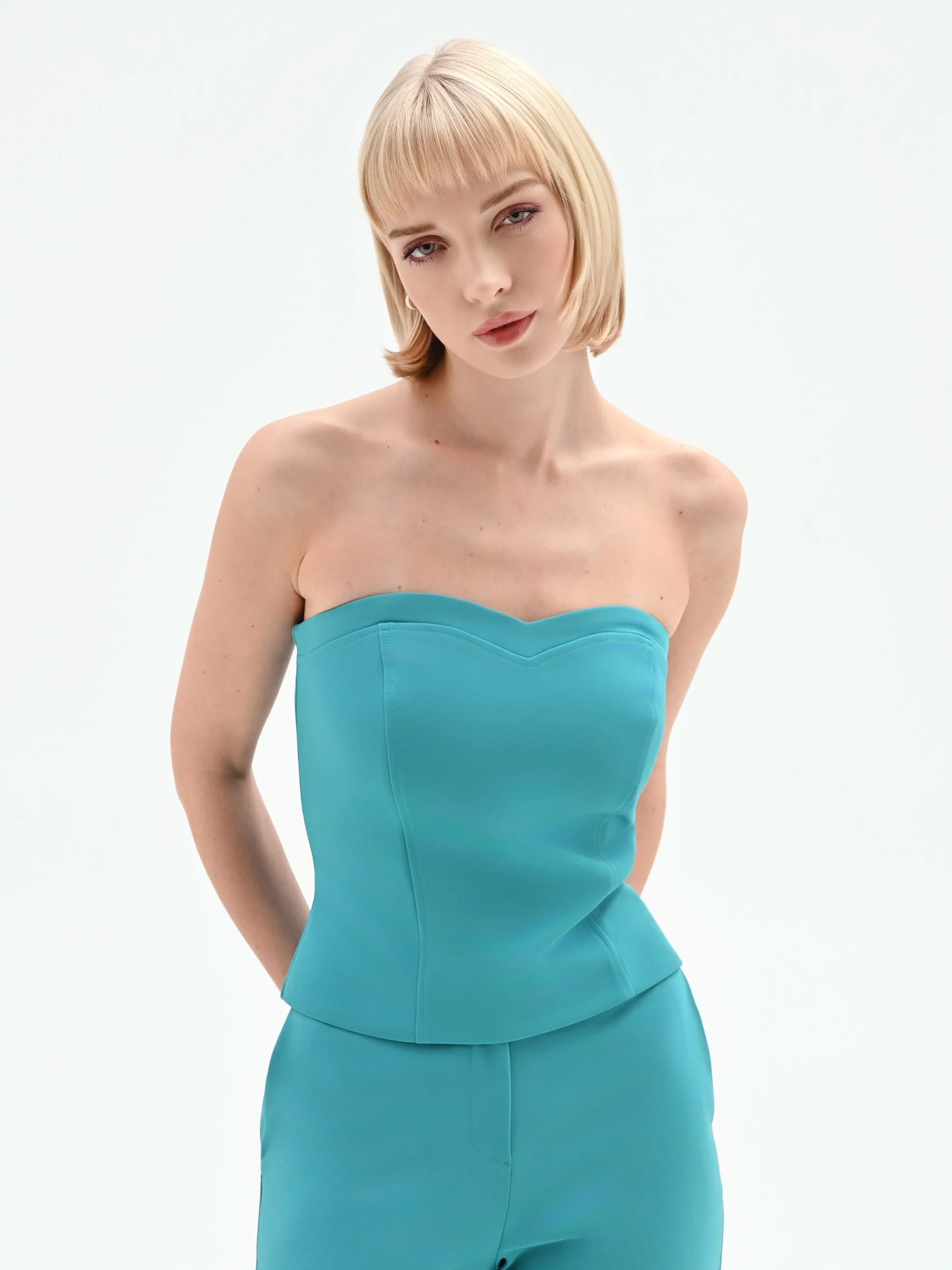 Top Studio verde smeraldo a cuore con impunture - Image 5