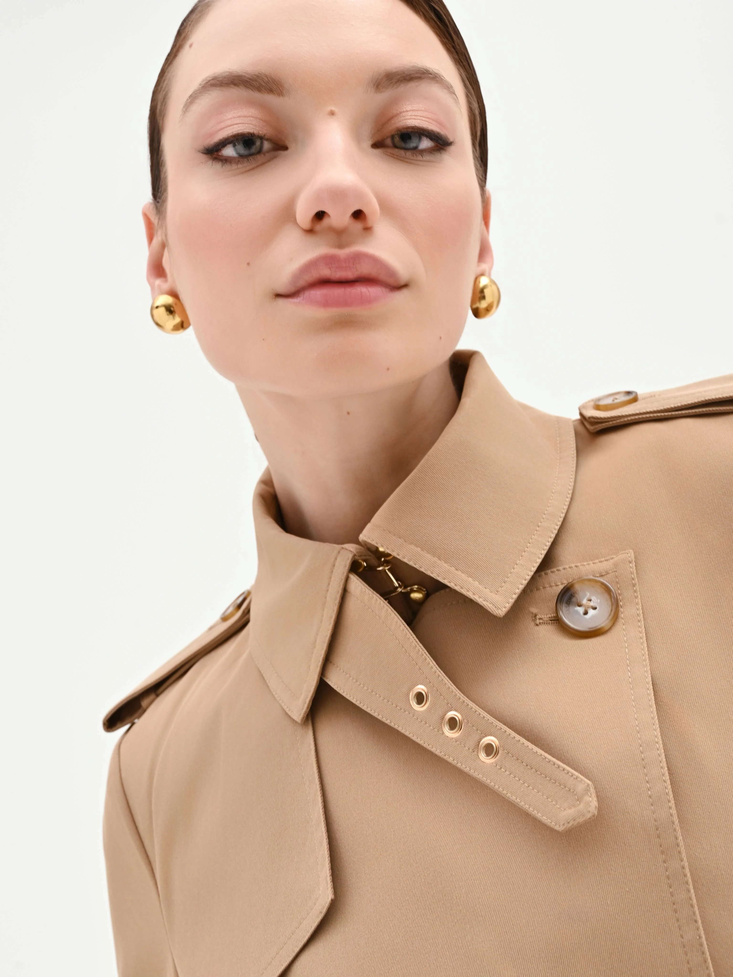 Trench doppiopetto beige con cintura - Image 3