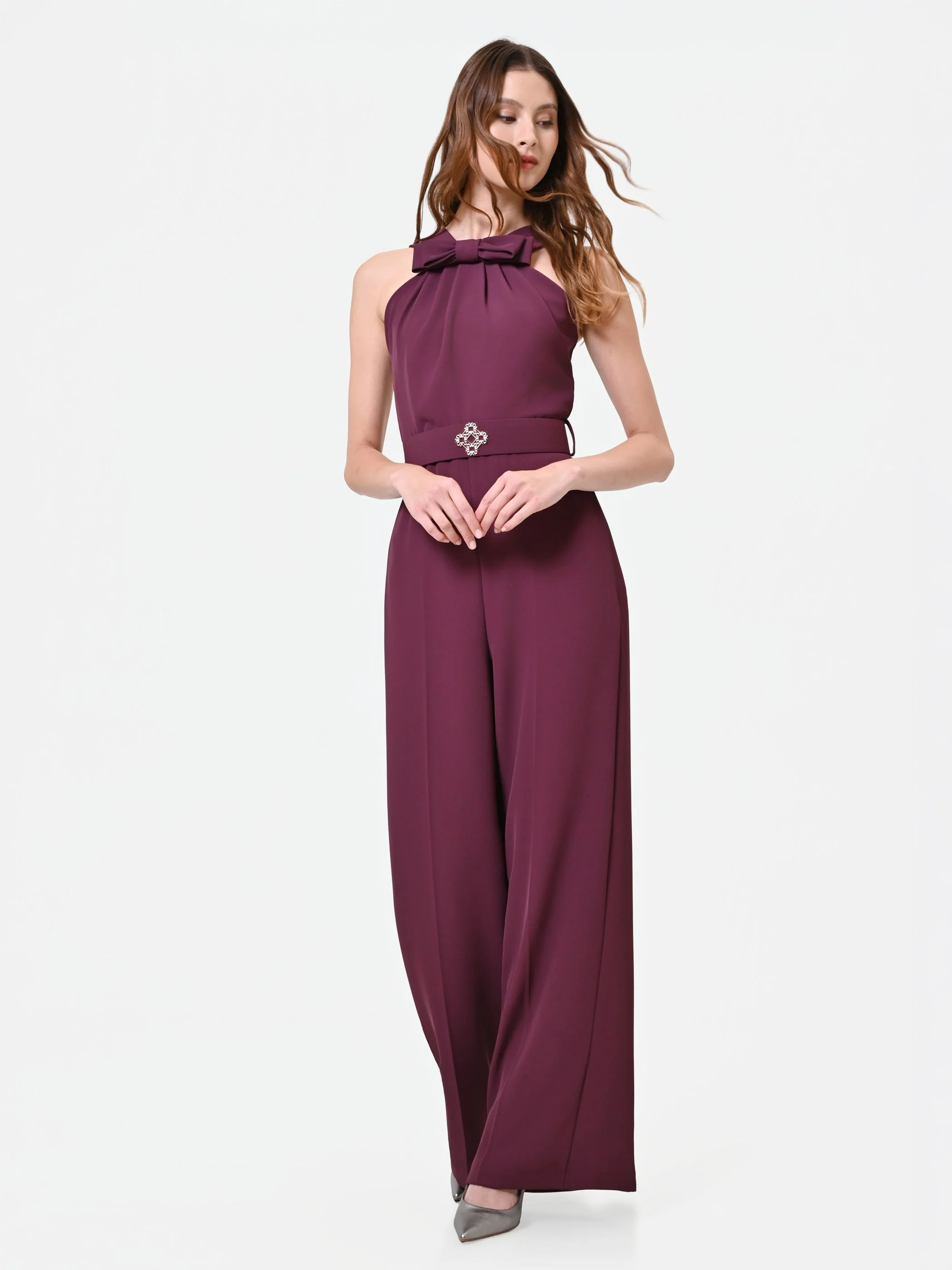 Tuta bordeaux con maxi fiocco al collo - Image 3