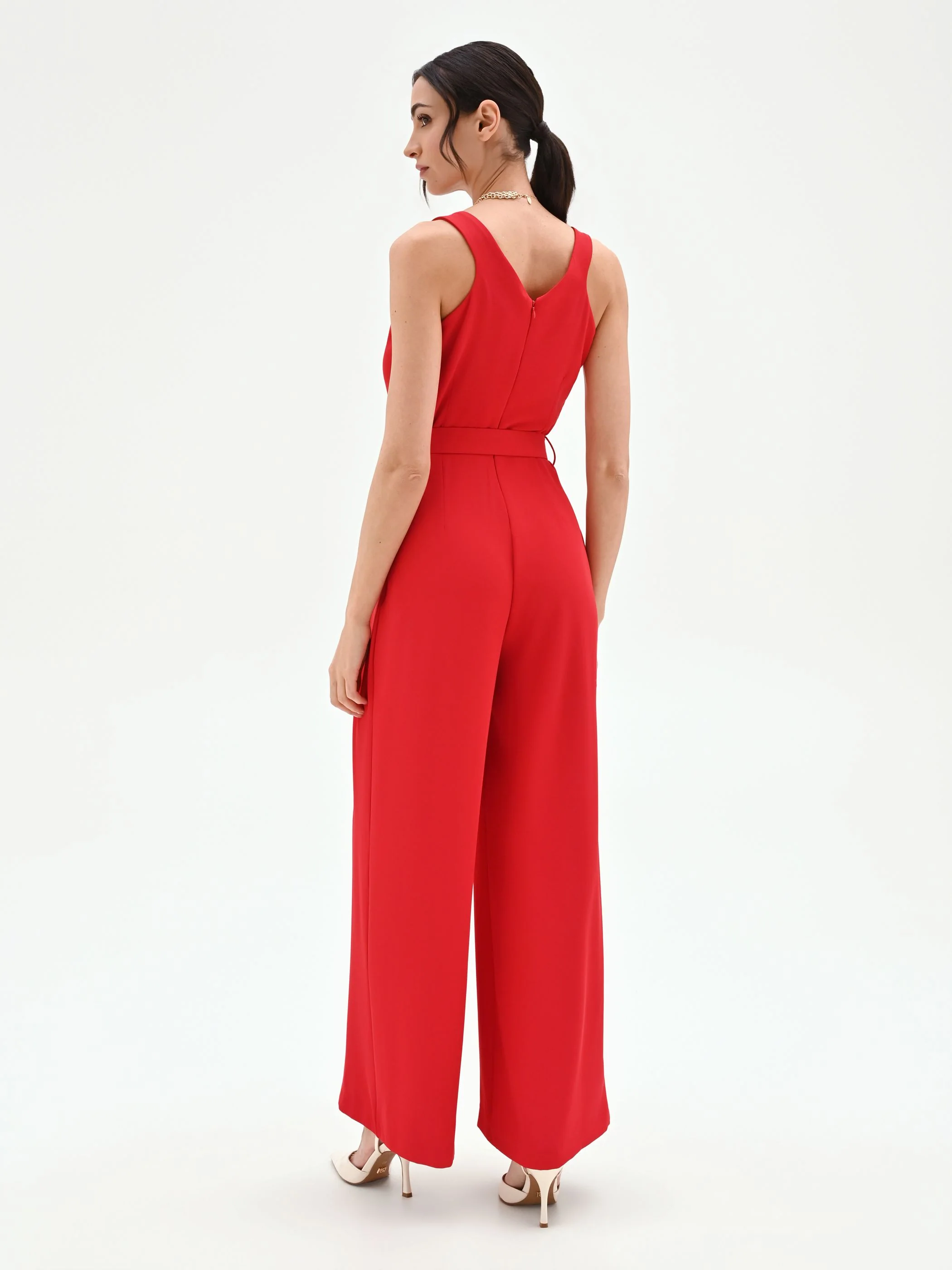 Tuta rossa con pantaloni palazzo e cintura in cadi - Image 2
